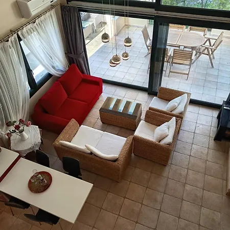 Elli Villa *